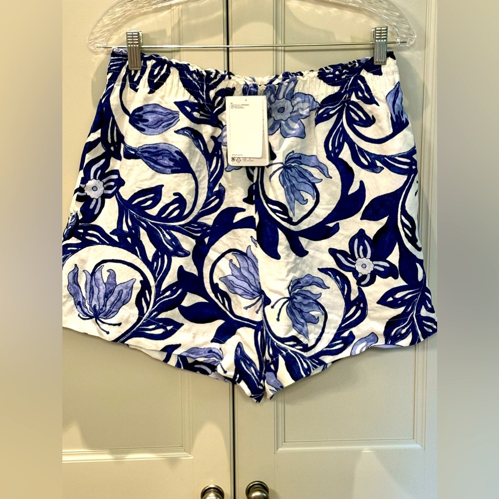H&M Linen Blend Elastic Waist Shorts
